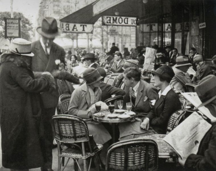 Café du Dôme, Paris, 1925